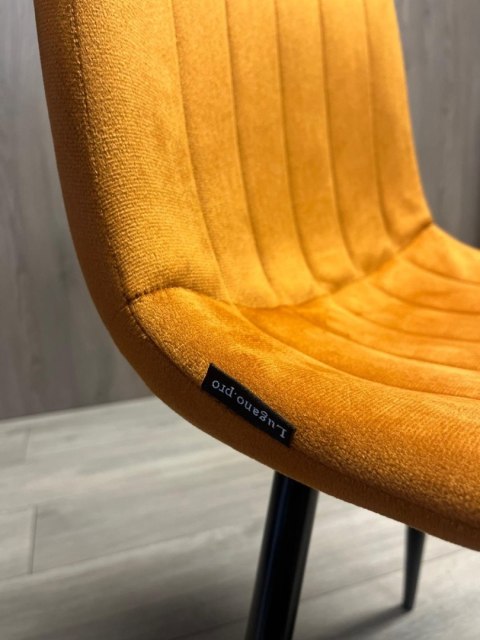 Krzesło tapicerowane AURORA VELVET BROWN