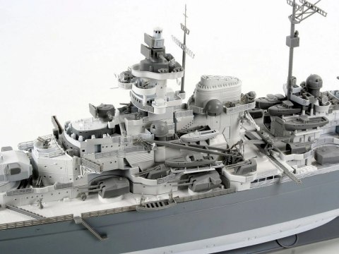 Model plastikowy statek Tirpitz 1:350