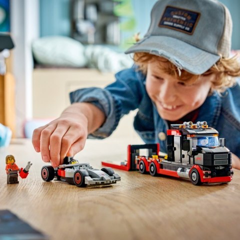 Klocki City 60493 Ciężarówka F1 z bolidem Audi F1