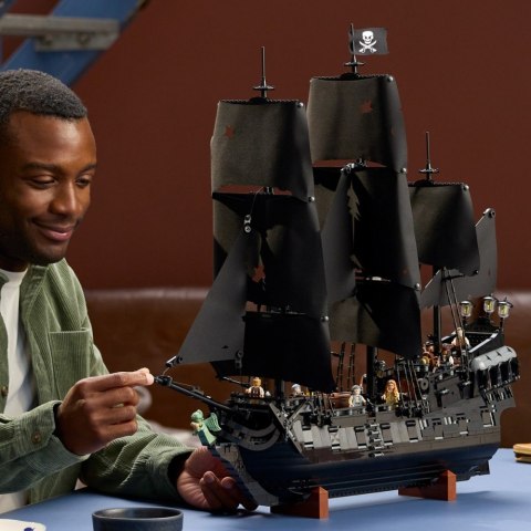 Klocki Icons 10365 Statek piracki kapitana Jacka Sparrowa