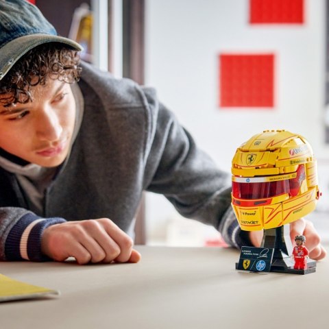 Klocki Editions 43022 Kask Lewis Hamilton Scuderia Ferrari HP