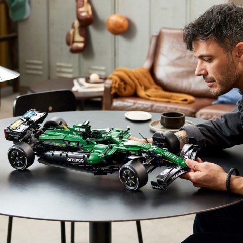 Klocki Technic 42240 Bolid F1 Aston Martin AMR26